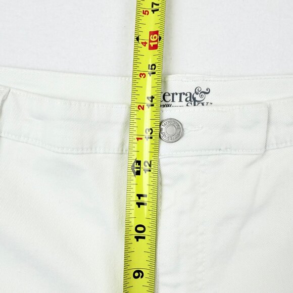 NWT Terra & Sky Womens Straight High Rise Stretch White Denim Jeans Plus Sz 22WP - Picture 7 of 9
